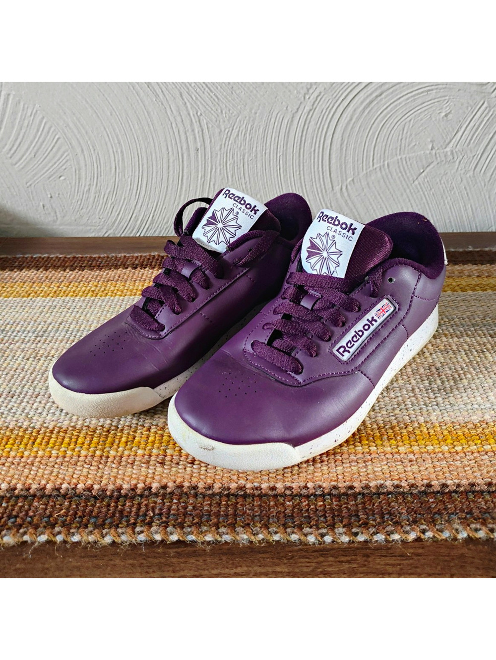 Reebok Classic Purple/White Low Top Lace Up Sneakers Women’s US 6 EU 36